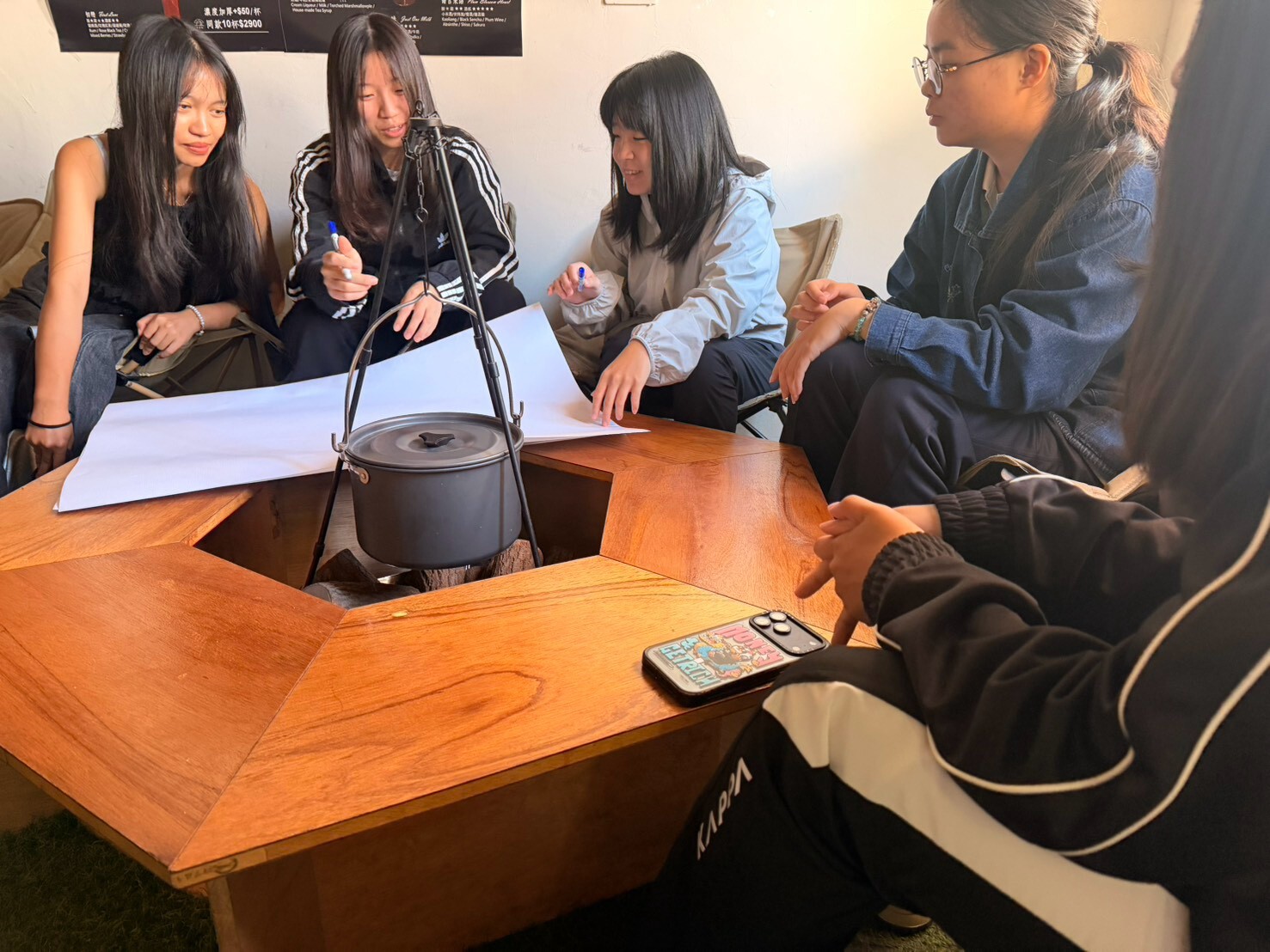 學生進行分組討論