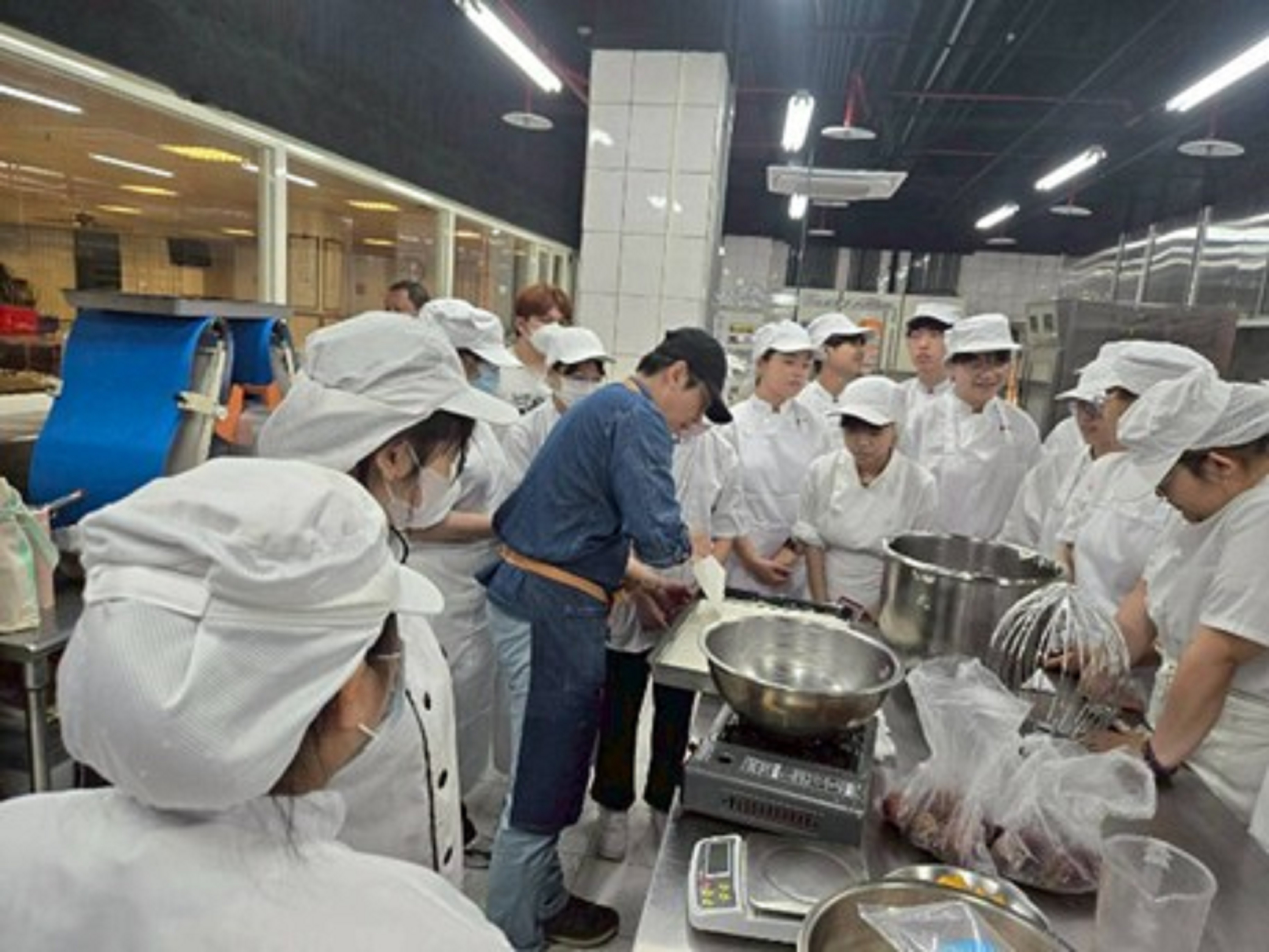 黃世順老師示範果醬三明治、地瓜杏仁酥製作