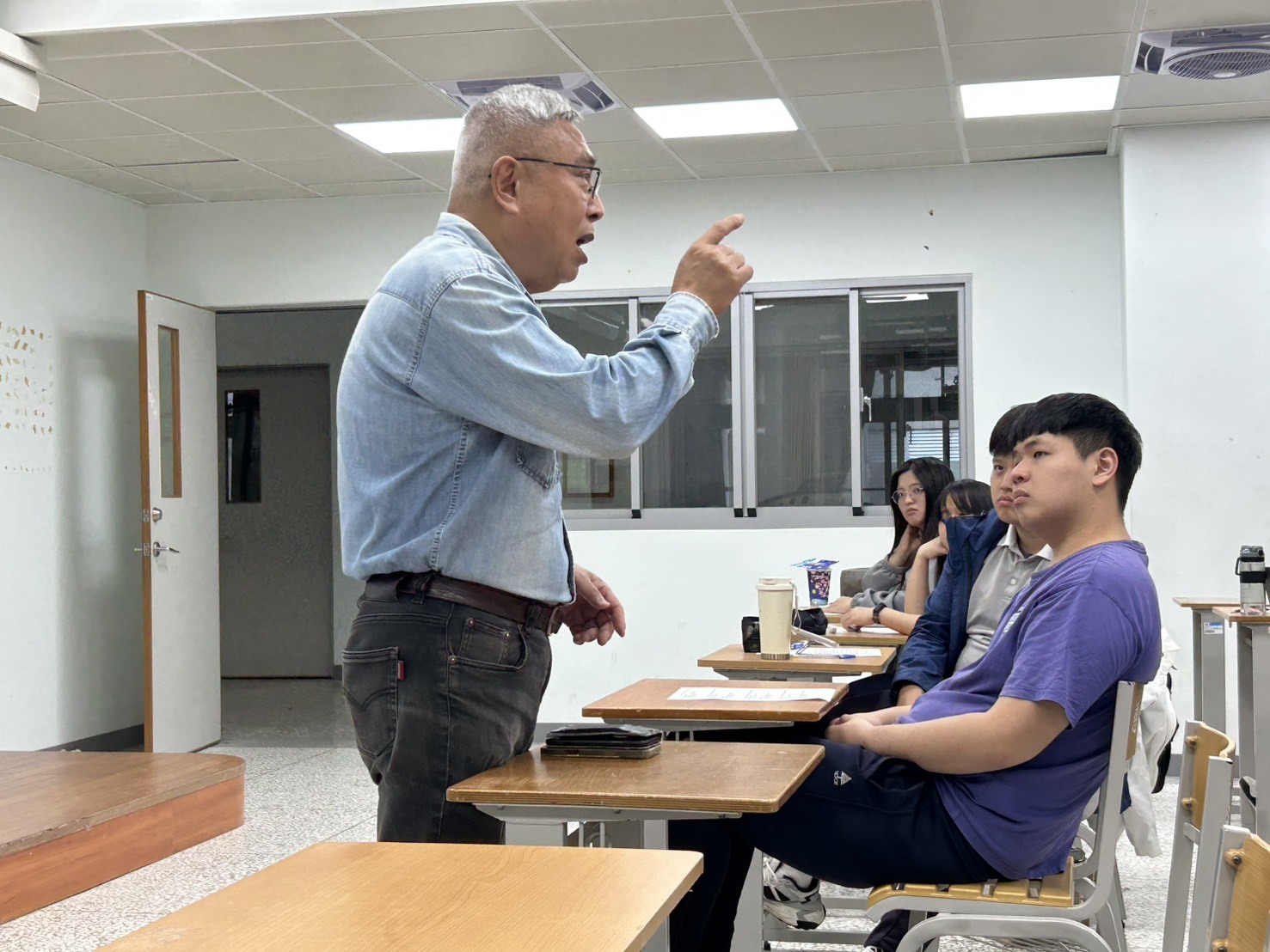 講師給予叮嚀與建議