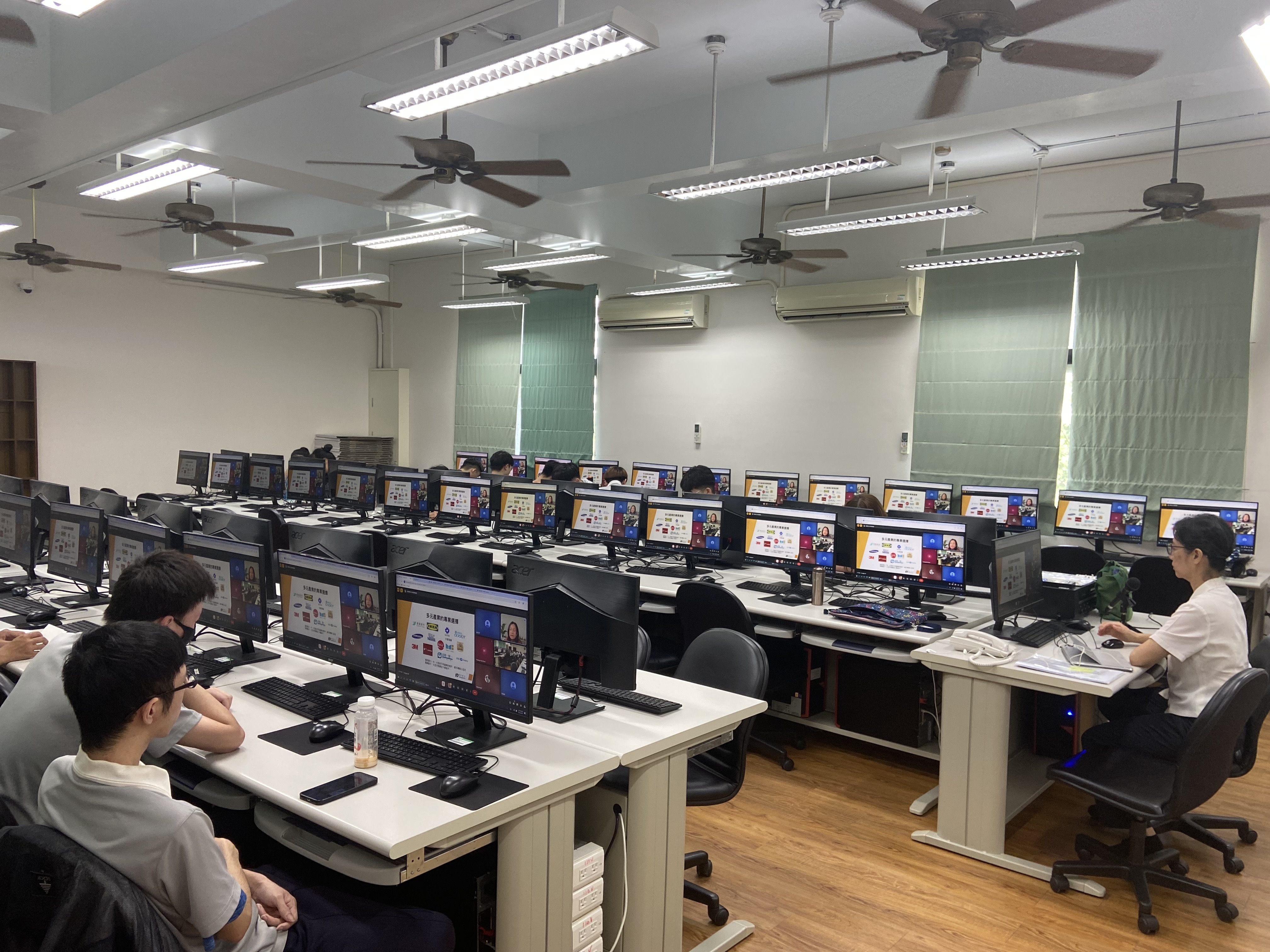   學生們能掌握Google Ads 搜尋廣告核心操作技能，並建立數位行銷的策略思維。