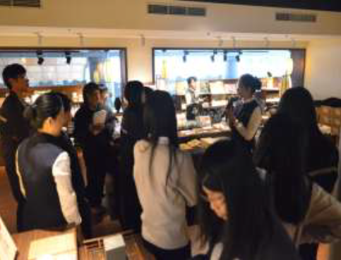 師姊導覽靜思書軒圖片